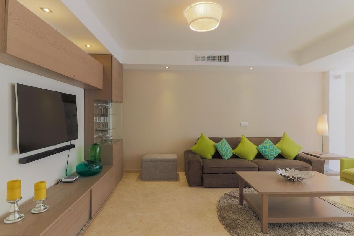 C43 - Family House With Terrace And Shared Pool Villa Benalmadena Exterior photo